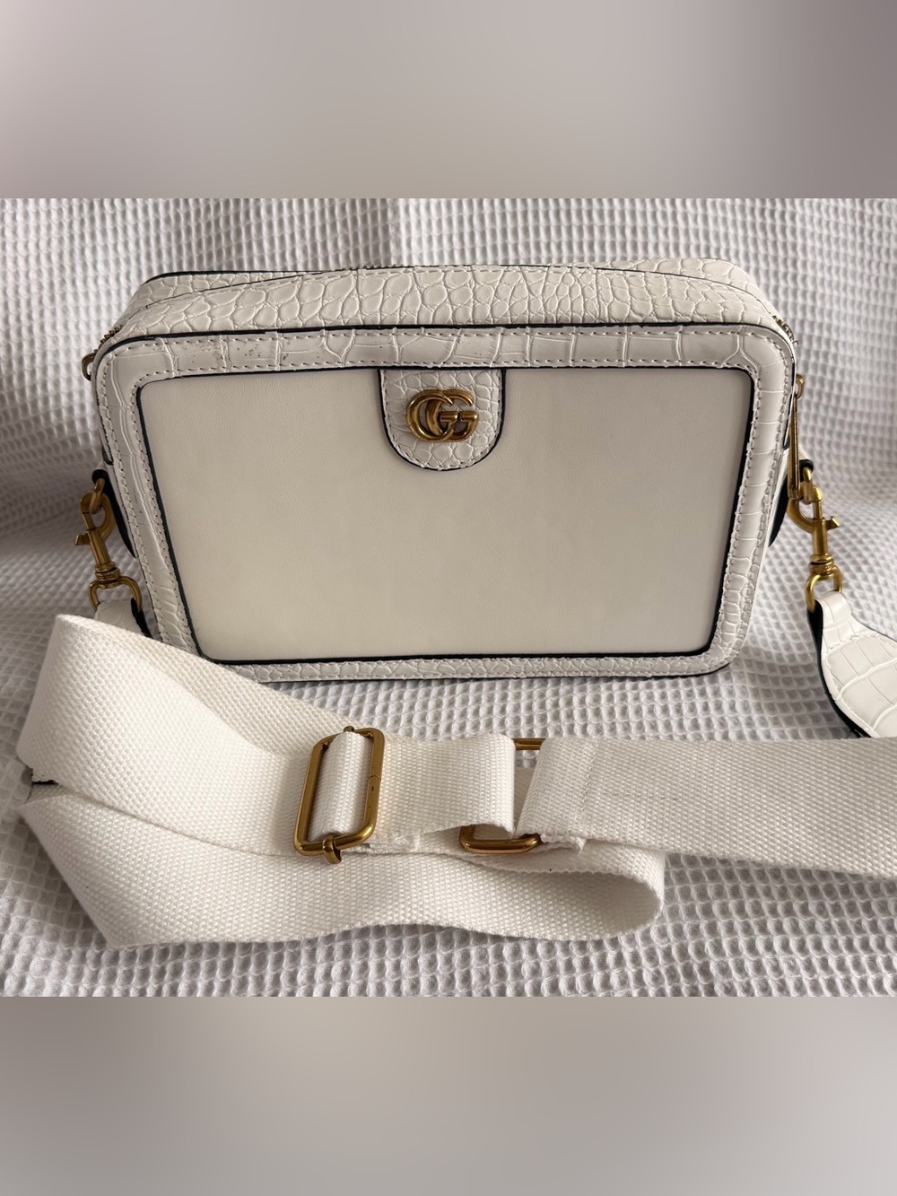 Gucci Off-White Croc-Trim Leather Crossbody with Gold GG